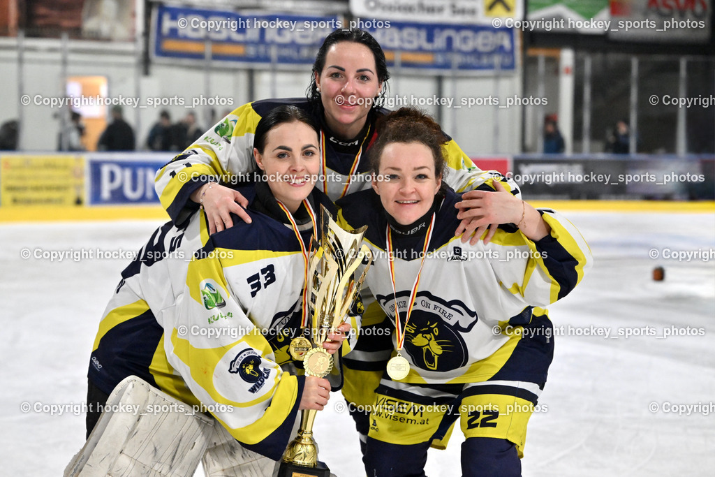 WILDCATS PATERNION & Lady Hawks Siegerehrung-Meisterfeier | #33 Oberauner Marianne Wildcats Paternion, #11 Tschernutter Lara WILDCATS PATERNION, #22 Oberrauner Franziska WILDCATS PATERNION, WILDCATS PATERNION &amp; Lady Hawks Siegerehrung-Meisterfeier, WILDCATS PATERNION &amp; Lady Hawks Siegerehrung-Meisterfeier am 12.03.2025 in Steindorf (Ossiachersee Halle), Austria, (Photo by Bernd Stefan)