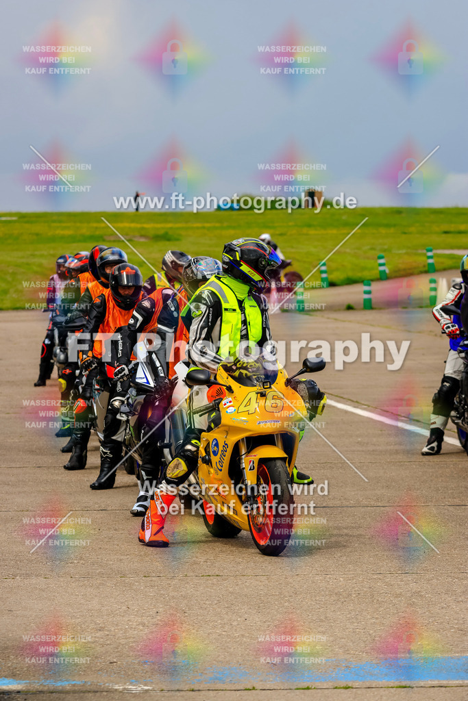 MotoTeam-9647 | Hier findet Ihr Bilder von Touristenfahrten auf der Nürburgring Nordschleife oder von anderen Veranstaltungen die ich besucht habe. Viel Spass beim Durch Schauen 