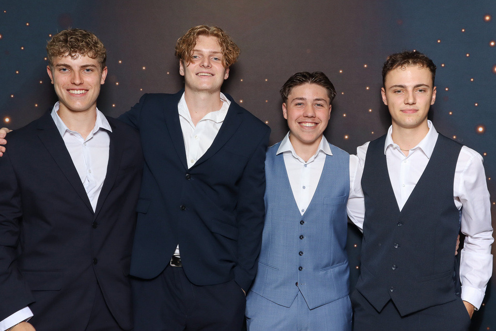 ZD260628112736-14 | Fotoshop von zweidimensional Fotografie. Ihr Fotograf im Aargau. Abzüge von Ihrem Fotobox Event bestellen.Abzüge von Ihrem Hochzeit bestellen.Abzüge von Ihrem Schulfotograf bestellen.