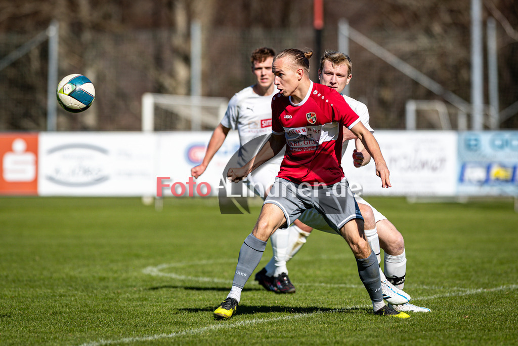FC Wildsteig/Rottenbuch gegen Lenggrieser SC | Fußball Kreisliga Herren Oberbayern Zugspitze Gruppe 1 2025/26, FC Wildsteig/Rottenbuch gegen Lenggrieser SC, 20250406,Roman TRAINER (FC Wildsteig/Rottenbuch 19) am Ball,2025-04-06 in 82401 Rottenbuch (Am Sportplatz 1), Roman TRAINER (FC Wildsteig/Rottenbuch 19)Copyright: WolfgangxLindner www.foto-lindner.de