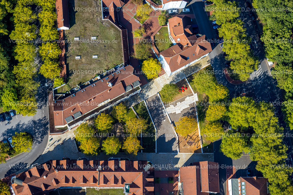 Froendenberg220901135 | Luftbild, Umgestaltung der Wohnsiedlung Bruayplatz und Winschotener Straße, Fröndenberg, Fröndenberg/Ruhr, Ruhrgebiet, Nordrhein-Westfalen, Deutschland