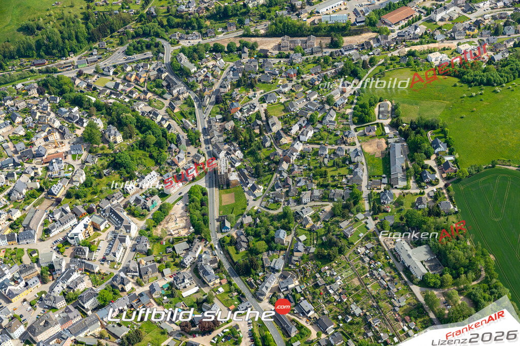 Das Luftbild der Stadt Schneeberg wurde 2022 vom Flugzeug heraus erstellt (keine Drohnen-Aufnahmen) Aufnahmehöhe ca.450 Meter- hohe Bildauflösung und Druck-Qualität. Garantiert!