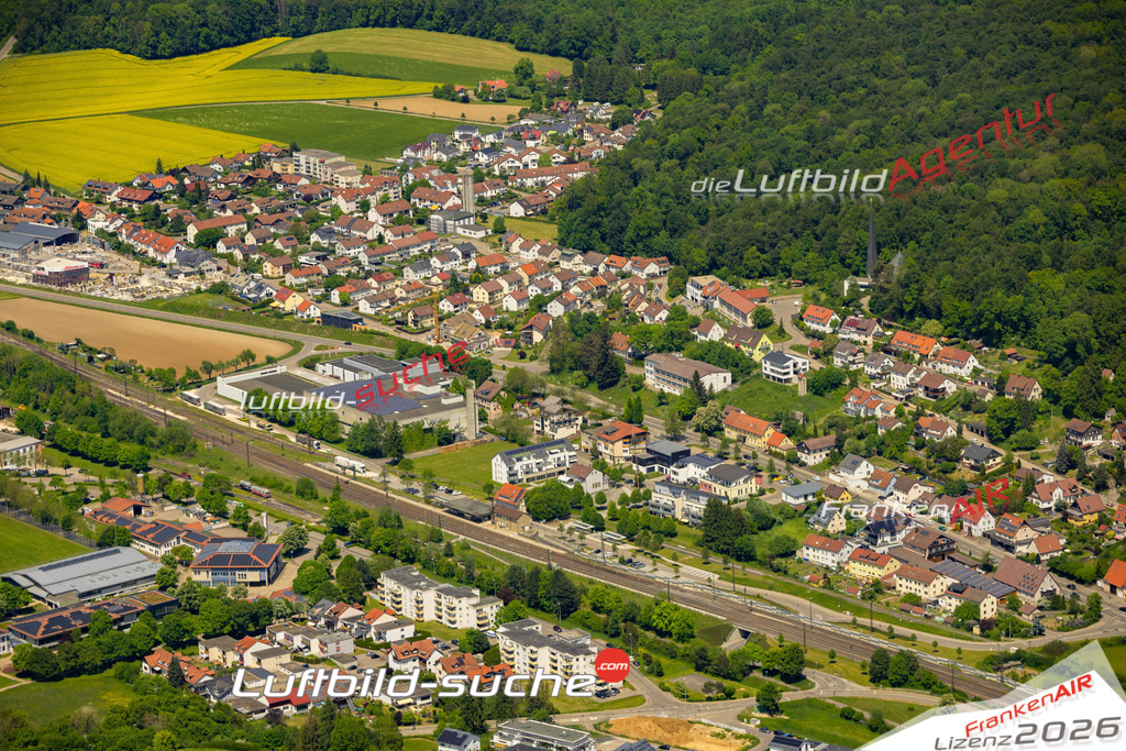 Das Luftbild zeigt  Amstetten - Die Luftaufnahme wurde 2023 vom UL-Flugzeug aus erstellt ( keine Drohne ) - Hochauflösende Luftaufnahme - Für grossformatige Ausdrucke geeignet. Die Geschenkidee !Mit Lizenz und Bildrechte bestellbar