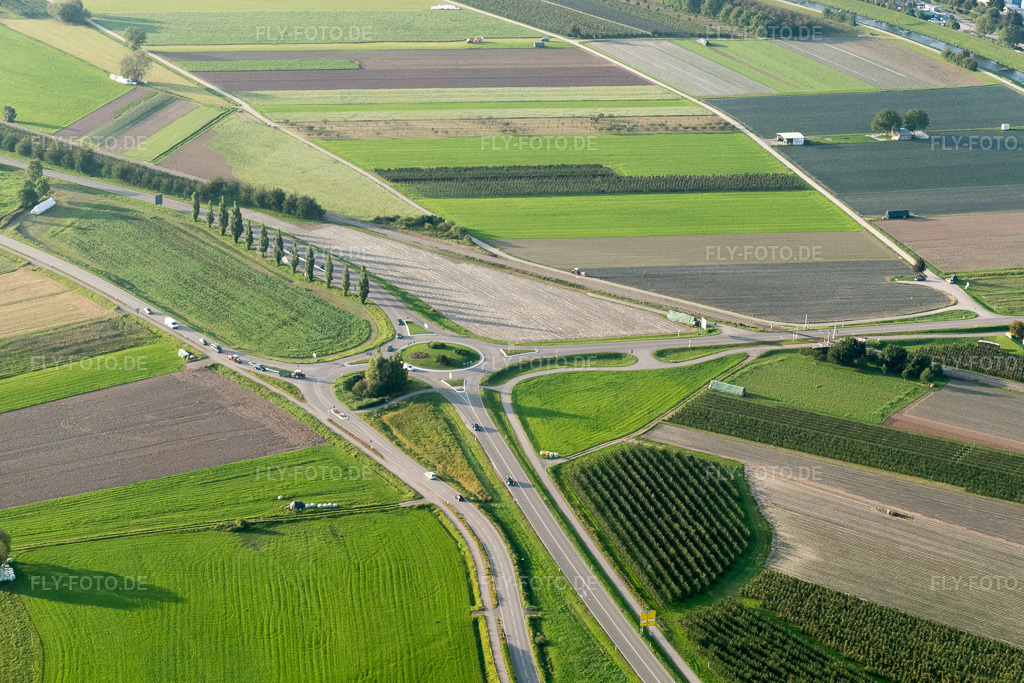 Luftbild: Kreisverkehr Weintalstr in Oberkirch im Bundesland Baden-Württemberg in Deutschland. Foto: P1010174.jpg vom 15.09.2014 durch Werner Riehm/FLY-FOTO.de