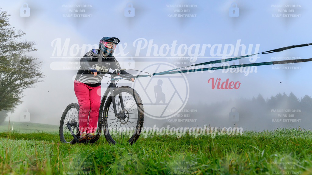 MompixPhotography_20TSB_E5_DS2-18 | PayLife