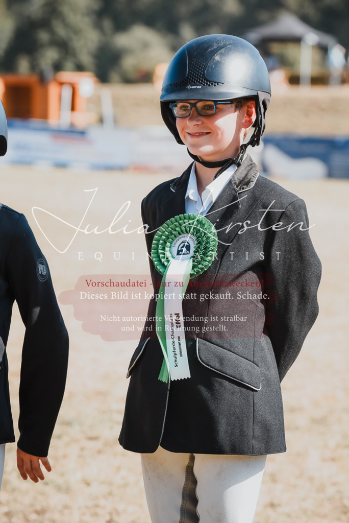 DSC_6404 | Pferde- und Turnierfotografie in Westsachsen. Pferdeportraits, Auftragszeichnungen und intuitive Kunst.