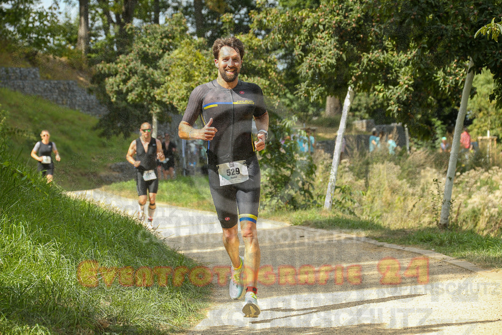 250824_1411_EX1_5280 | Sportfotografie im Rhein-Sieg Kreis, Köln, Bonn, NRW, Rheinland Pfalz, Hessen, etc. Unser Tätigkeitsfeld umfasst den Laufsport vom Volkslauf über den Marathon, Duathlon, Triathon bis zum Ultralauf wie Kölnpfad Ultra oder Schindertrail.