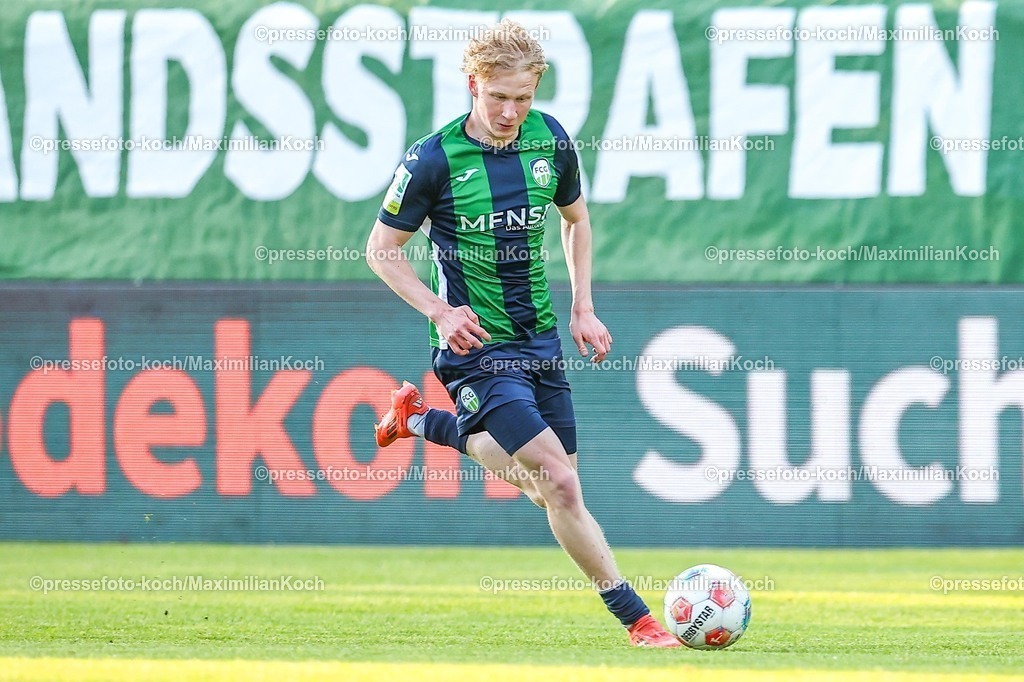 xKWIx08052601006 | 2026.05.08, xkwix, Fußball, Regionalliga West, FC Gütersloh -  VfL Bochum II, Heidewaldstadion (Ohlendorf Stadion im Heidewald), 33.Spieltag, Saison 2025 / 2026: Niklas Frese (FC Gütersloh #35) DFB regulations prohibit any use of photographs as image sequences and or quasi-video. Photo: xKamilxWilkowskixPressefotoKochx