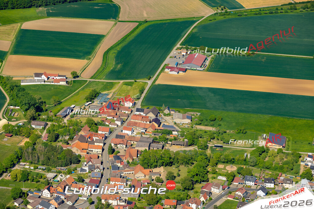 Schrägluftbild  Traustadt  Donnersdorf - Das Luftbild wurde 2025 vom UL-Flugzeug heraus erstellt ( keine Drohne ) - Hochauflösende Luftaufnahme -Nicht vergleichbar mit Google Maps oder Satelittenbilder- Die Geschenkidee !Mit Lizenz und Bildrechte bestellbar