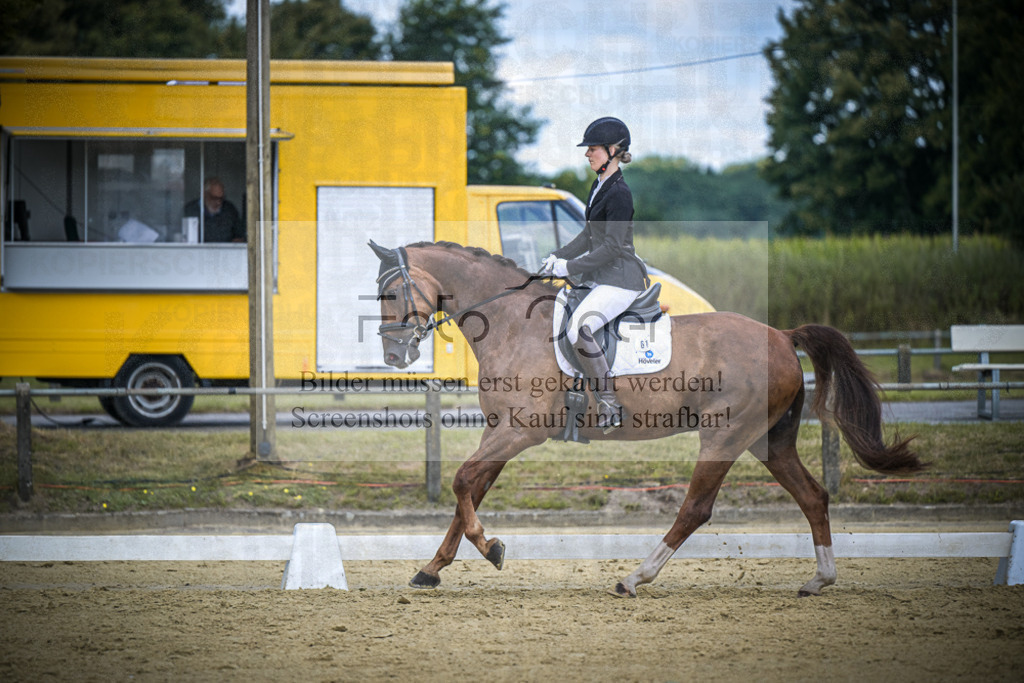 DOS_4813 | Entdecke hochwertige Reitturnierfotos von Foto Oger. Professionell, emotional und authentisch – jetzt Lieblingsmomente im Shop bestellen.Deutschlandweite Turnierfotografie. - Realisiert mit Pictrs.com
