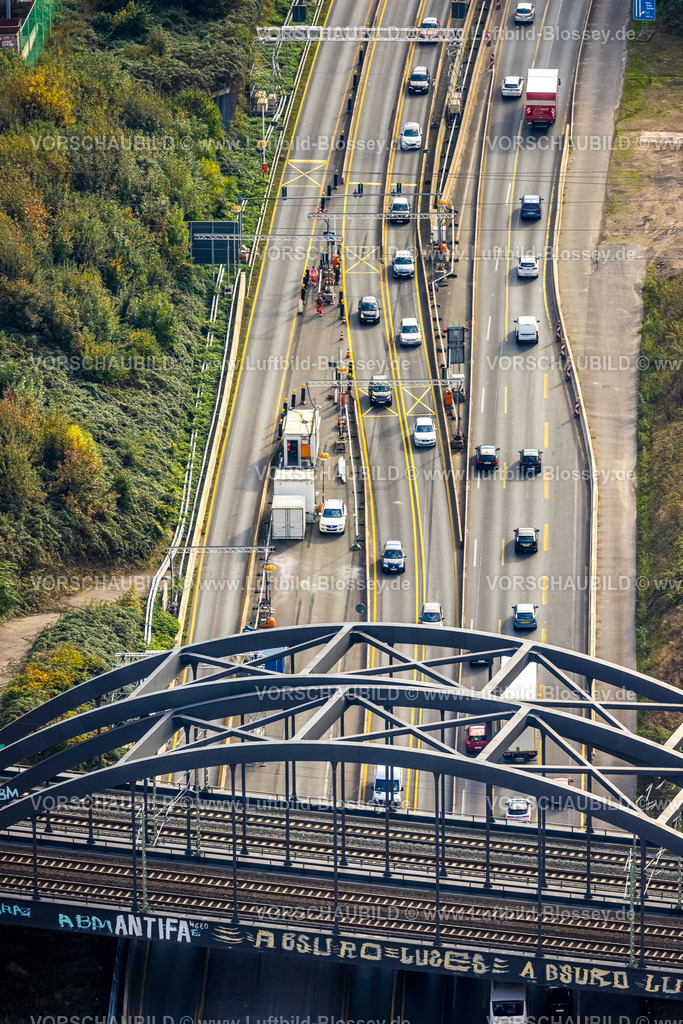 Herne241015846 | Luftbild, Großbaustelle Autobahnkreuz Herne, Stau auf der Autobahn A43 an der Eisenbahnbrücke, Baukau-West, Herne, Ruhrgebiet, Nordrhein-Westfalen, Deutschland