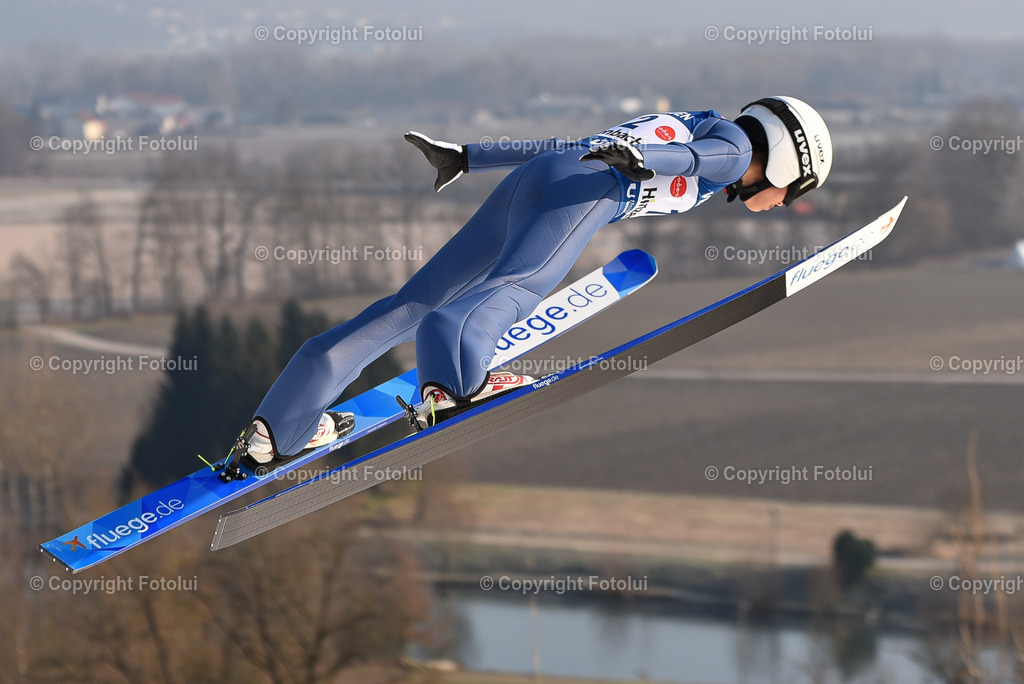 A_LUI_20230210_0007 | HINZENBACH, AUSTRIA, NORDIC SKIING, WOMEN TEAM-SKI JUMPING - FIS WORLD CUP 
IM BILD: Qingyue Peng (CHN)                 

FOTO:FOTOLUI/UW