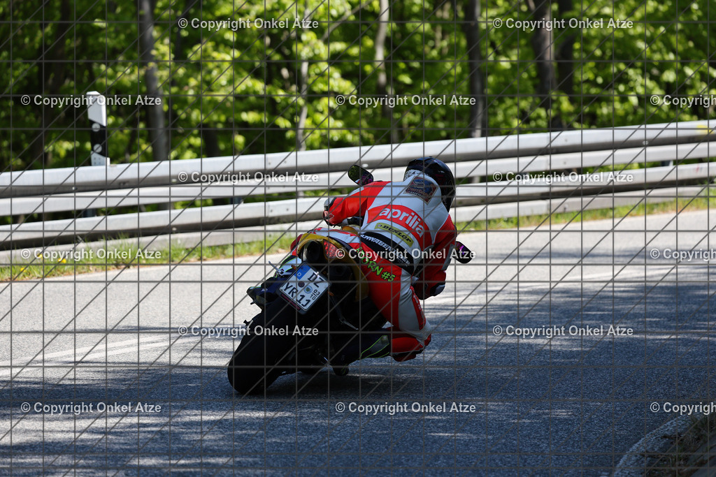 IMG_8685 | Fotograf am Kyffhäuser. Onkel Atze. Kyffhäuser Rennstrecke. Café36. Motorsportfotografie. - Realisiert mit Pictrs.com
