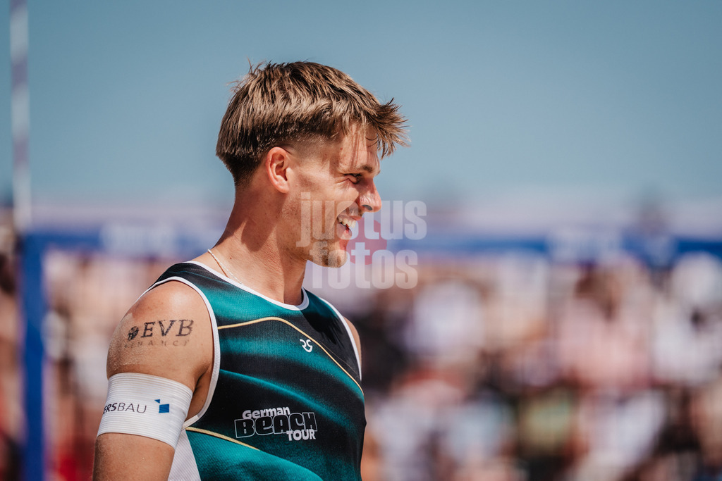 Beachvolleyball | Männer | Allianz German Beach Tour 2025 | Tourstop Bremen | 14.06.2025 | Luis Kubo lächelt