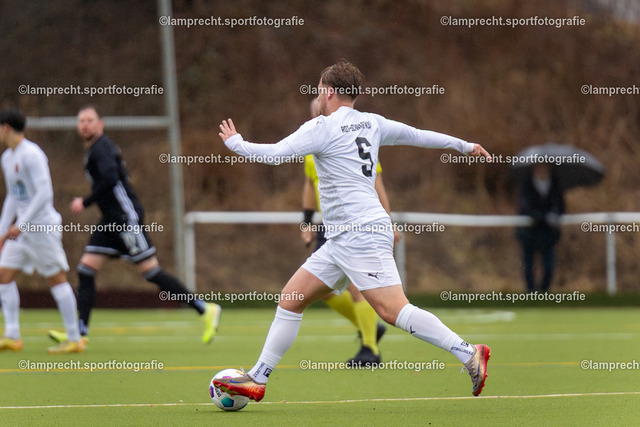 Fußball I Herren I Saison 2025-2026 I Landesfreundschaftsspiel I SC Rönnau - SSG Rot-Schwarz Kiel 059 | Jonathan Ruben Elsner (5, SSG Rot-Schwarz Kiel) - Realisiert mit Pictrs.com