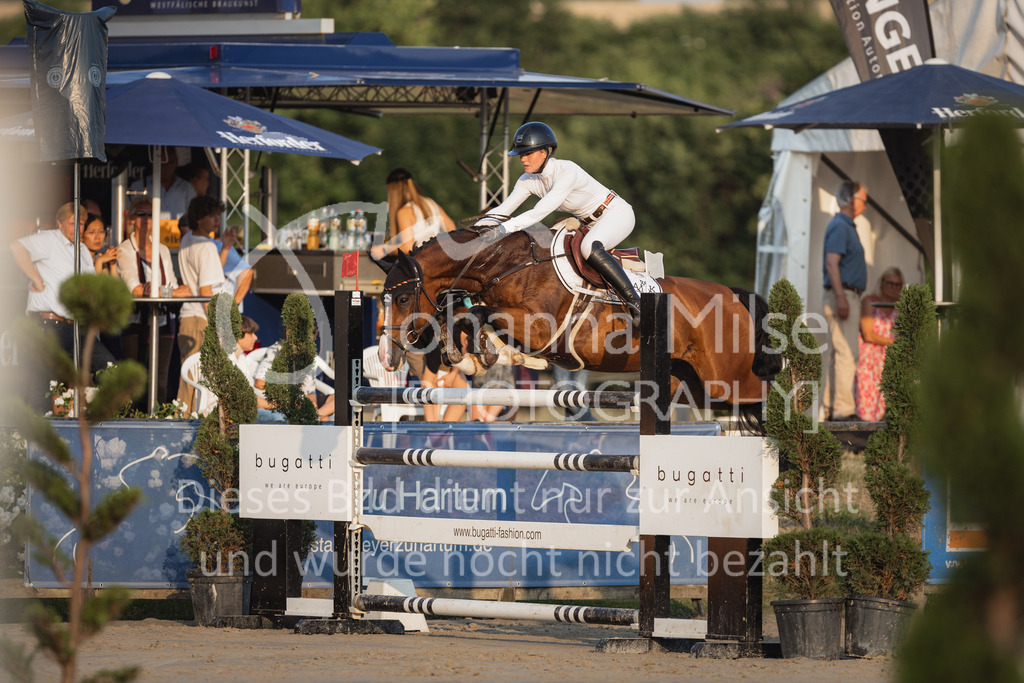 230624_PfSpTa_GroßerPreis-313 | Deine schönsten Turniermomente als professionelle Fotos! Entdecke hochwertige Pferdesport-Fotografie im Online-Shop. Jetzt Fotos finden & bestellen!