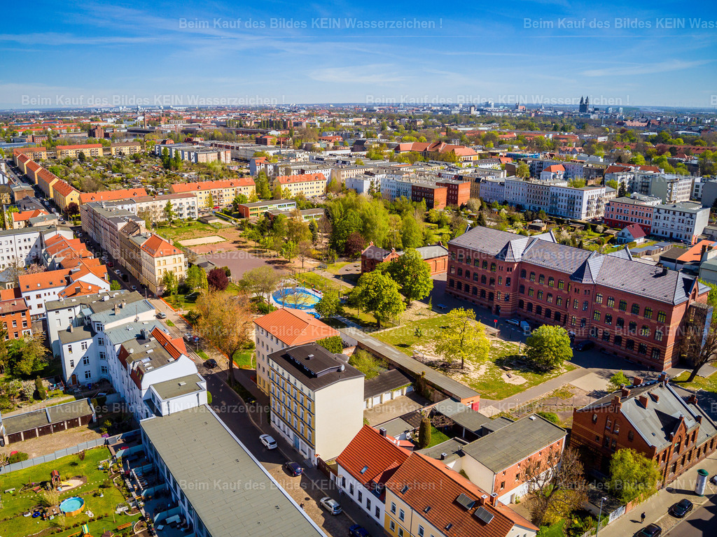 Magdeburg Sudenburg Langer Weg Grundschule Spielplatz-0009 | Sudenburg ist ein Stadtteil von Magdeburg - Realisiert mit Pictrs.com