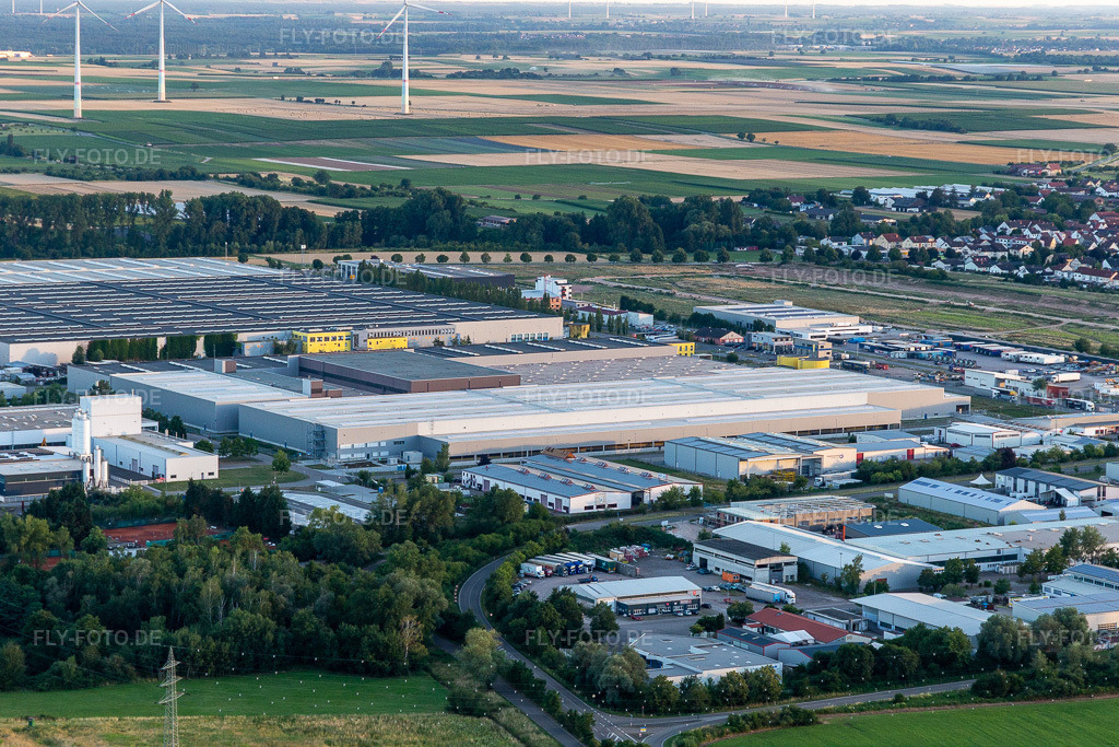 Luftbild: Gewerbepark Interpark mit IMEXCO Minerals GmbH in Offenbach an der Queich im Bundesland Rheinland-Pfalz in Deutschland. Foto: IMG_133591.jpg vom 12.07.2022 durch Werner Riehm/FLY-FOTO.de– HENGEGROUP