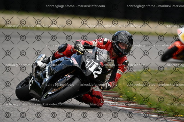 25bt02-0506 | markuskiefer.com - Realisiert mit Pictrs.com