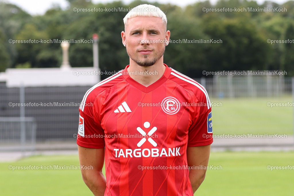Due2BL25072401062 | Jona Niemiec; Fortuna Düsseldorf; 2. Bundesliga, Porträttermin 2024/2025