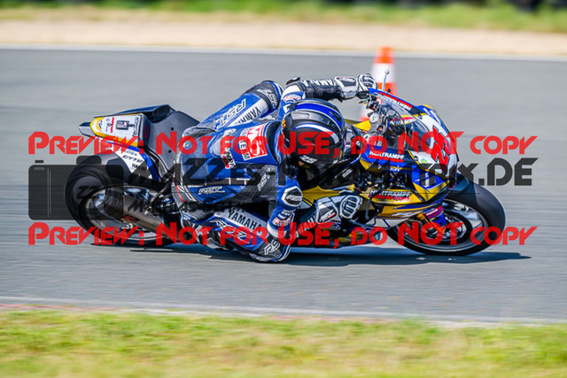 MaZZes_FotoMatrix_220722_7545 | IDM1000