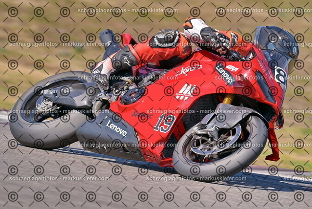26bt05-0213 | markuskiefer.com - Realisiert mit Pictrs.com