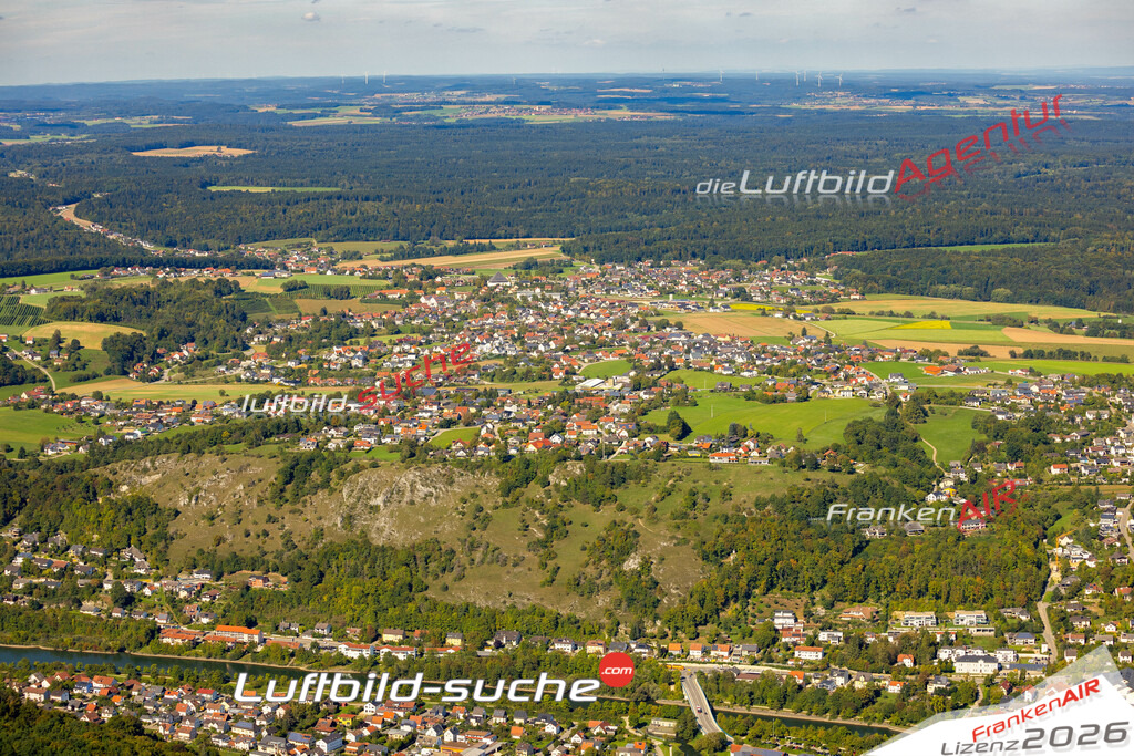 Das Luftbild zeigt : Neukelheim Ihrlerstein - Die Luftaufnahme wurde 2023 vom UL-Flugzeug aus erstellt ( keine Drohne ) - Hochauflösende Luftaufnahme - Für grossformatige Ausdrucke geeignet. Die Geschenkidee !Mit Lizenz und Bildrechte bestellbar