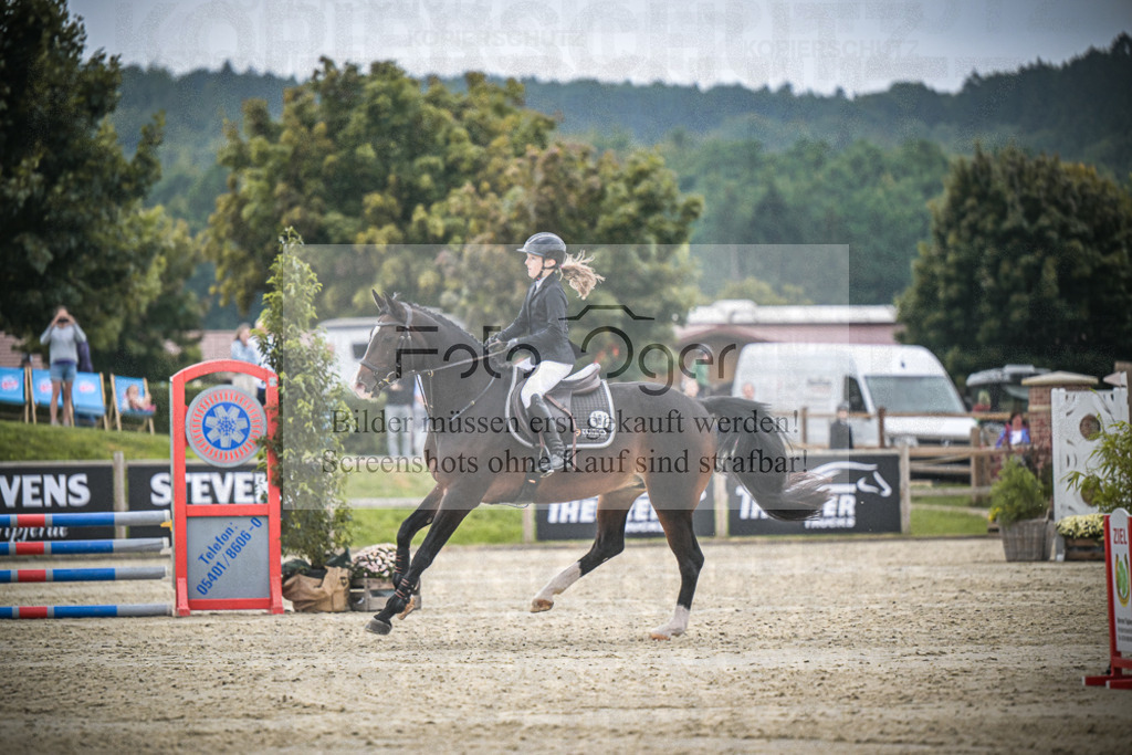 DOS_1298 | Entdecke hochwertige Reitturnierfotos von Foto Oger. Professionell, emotional und authentisch – jetzt Lieblingsmomente im Shop bestellen.Deutschlandweite Turnierfotografie. - Realisiert mit Pictrs.com