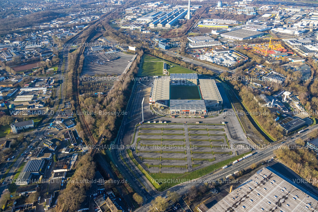 Essen241201764RWE-StadionAnDerHafenstrasse | Luftbild, Fußballstadion an der Hafenstraße des Clubs Rot-Weiss Essen,3. Bundesliga , Essen-Borbeck, Tribünen, ,Essen, Ruhrgebiet, Nordrhein-Westfalen, Deutschland