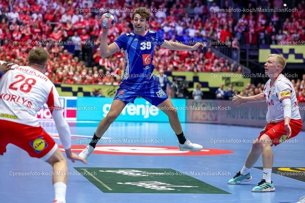 EHF22012603093 | 22.01.2026, Handball, Men's EHF EURO 2026, Frankreich - Dänemark, Jyske Bank Boxen in Herning, Dänemark, Main Round:  Thibaud Briet (France #39) 