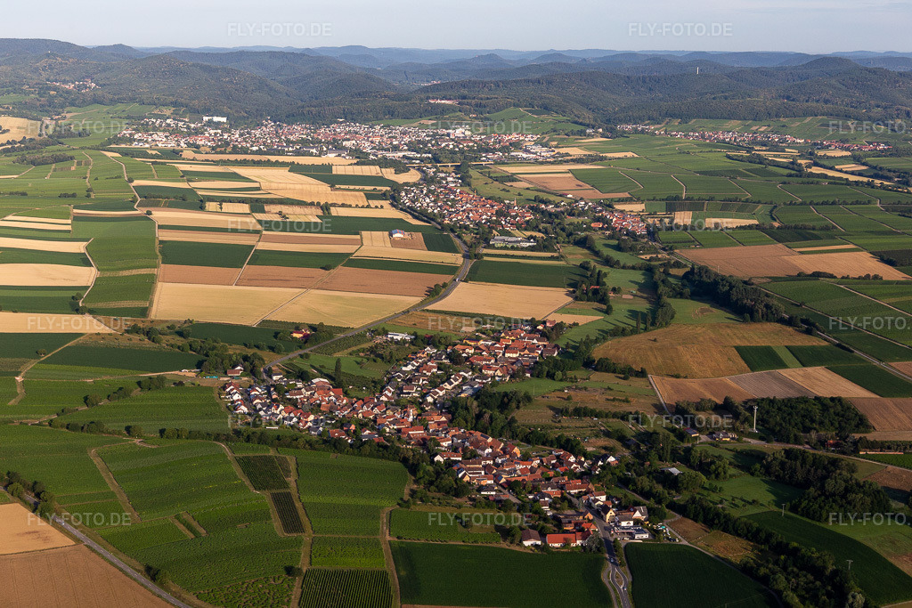 Luftbild: Ortsansicht in Dierbach im Bundesland Rheinland-Pfalz in Deutschland. Foto: IMG_120992.jpg vom 04.07.2020 durch ©2025 Werner Riehm fly-foto.de/copyright