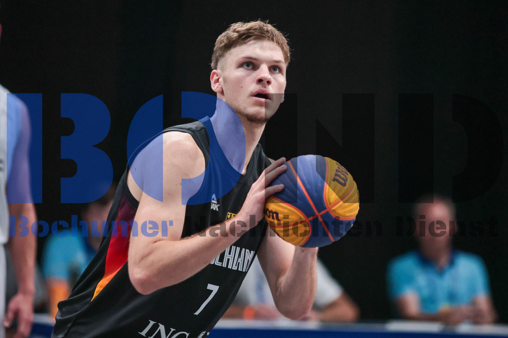 SES_RRG3x320250720-95 | bond - Realisiert mit Pictrs.com