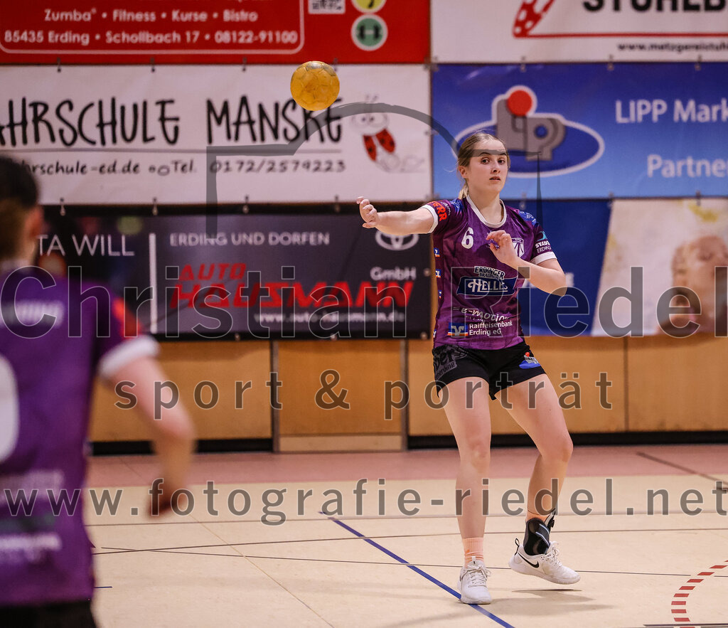 2025-01-18_063_SpVgg_Altenerding_gegen_TV_Altoetting | Erding, Deutschland, 18.01.2025:Handball, Bezirksoberliga Frauen Altbayern 2024 / 2024, 11. Spieltag, SpVgg Altenerding gegen TV Altötting, Endergebnis: 19:24Marlene Mittermeier (SpVgg Altenerding, #6)Foto: Christian Riedel / fotografie-riedel.net