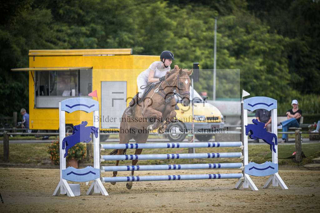 DOS_9369 | Entdecke hochwertige Reitturnierfotos von Foto Oger. Professionell, emotional und authentisch – jetzt Lieblingsmomente im Shop bestellen.Deutschlandweite Turnierfotografie. - Realisiert mit Pictrs.com