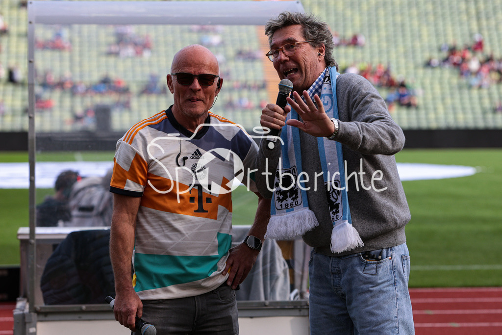FC Bayern Muenchen - TSV 1860 Muenchen | FC Bayern Stadionsprecher Stephan Lehmann neben 1860 Stadionsprecher Stefan Schneider
