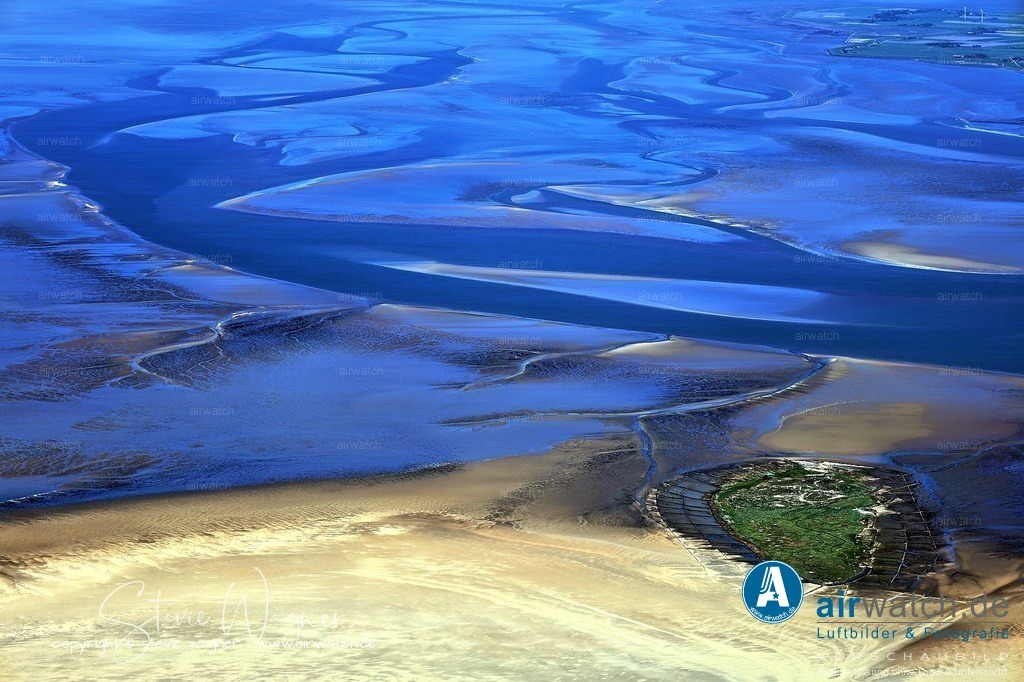 Halligen-Inseln-Weltnaturerbe-Wattenmeer-Mai-23-airwatch-wagner-240A3055 | Entdecken Sie atemberaubende Luftbilder und Fotografien auf airwatch.de - Tauchen Sie ein in eine Welt voller faszinierender Aufnahmen aus der Vogelperspektive.
