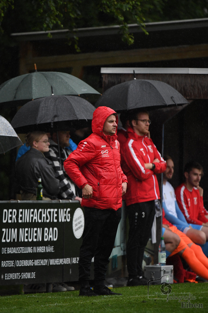 BV Bockhorn-SG FriPe | Relegation zur Kreisliga; BV Bockhorn (weiß)-SG FriPe (rot) am 05.06.2025 in Oldenburg/Ofenerdiek (Lagerstraße), Photo: Philip Eiben 2025 - Realisiert mit Pictrs.com