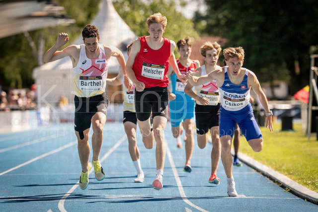 Juniorengala 2026; Mannheim, 13.06.2026 | MANNHEIM, GERMANY - JUNE 13, 2026 :  Lucas Barthel (BEL/Belgium), Theo Hielscher (GER/TSV 1860 Stralsund), Peter Csikos (SVK/Slovakia) competing in the men’s U20 800m final during the Juniorengala 2026 at Michael-Hoffmann-Stadion on June 13, 2026 in Mannheim, Germany.