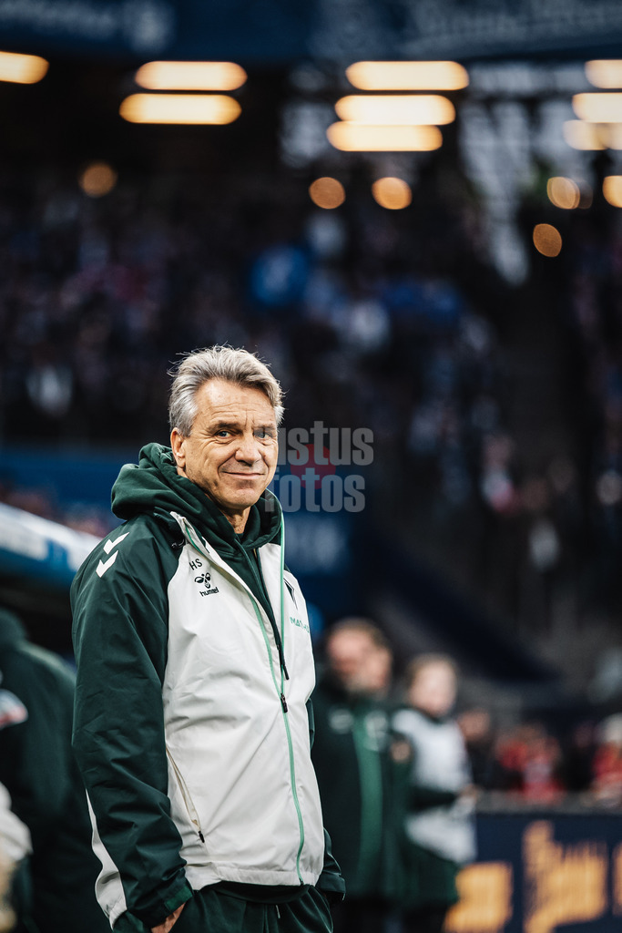 Fußball | Männer | Saison 2025/2026 | 1. Fußball-Bundesliga | 13. Spieltag | Hamburger SV vs. SV Werder Bremen | 07.12.2025 | Trainer Horst Steffen (SV Werder Bremen)