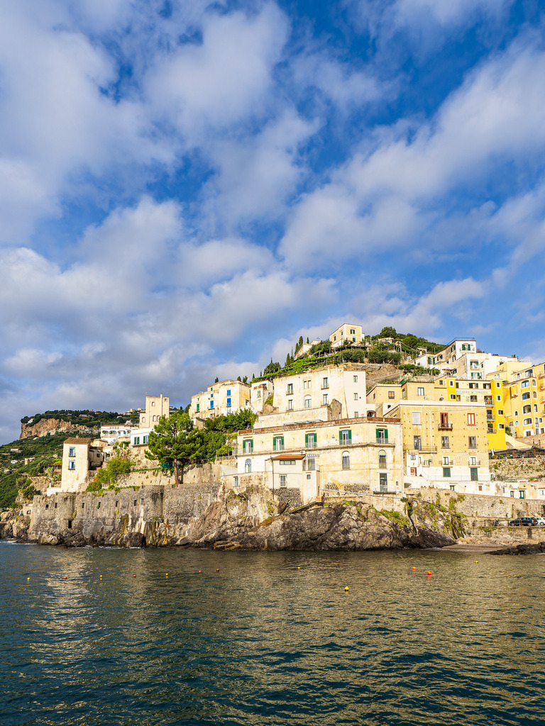 Blick auf Minori an der Amalfiküste in Italien | Blick auf Minori an der Amalfiküste in Italien.