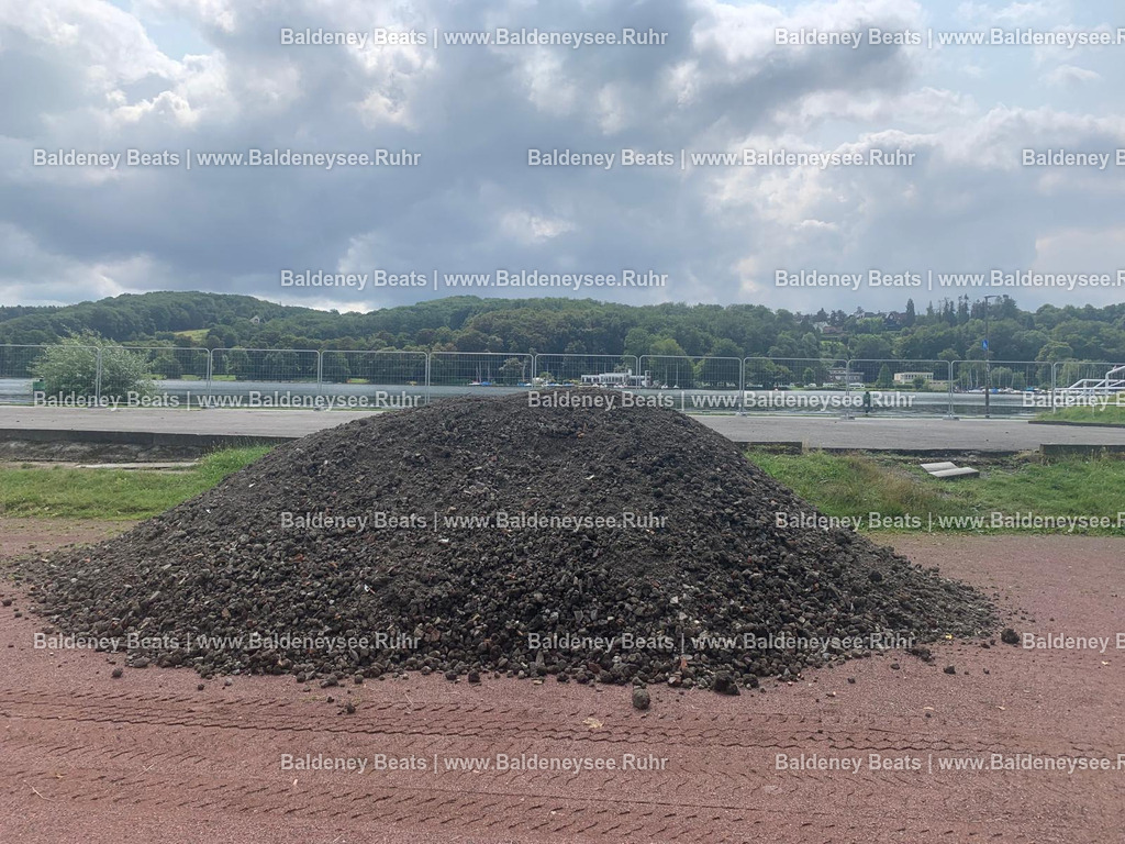 Bautagebuch - Regattatribüne Baldeneysee | Alle Nutzungsrechte vorbehalten. Jede Nutzung des Bildes bedarf einer gültigen Lizenz. Der Urheber- und Quellenhinweis „Foto: Cesar von Meissen / Baldeneysee.Ruhr“ ist bei jeder Veröffentlichung direkt am Bild anzubringen. Eine Weitergabe, Unterlizenzierung oder Weiterveräußerung an Dritte ist unzulässig. - Realisiert mit Pictrs.com