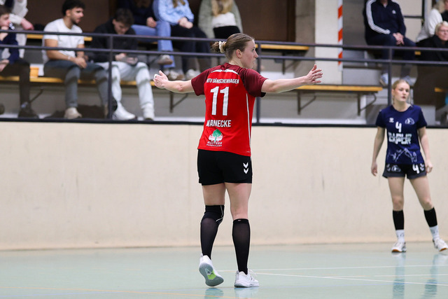 Handball I Damen I Saison 2025-2026 I Verbandsliga Süd I HSG Kalkberg 06 - MTV Dänischenhagen I 14.12.2025.184 | Laura Warnecke (11, MTV Dänischenhagen) - Realisiert mit Pictrs.com