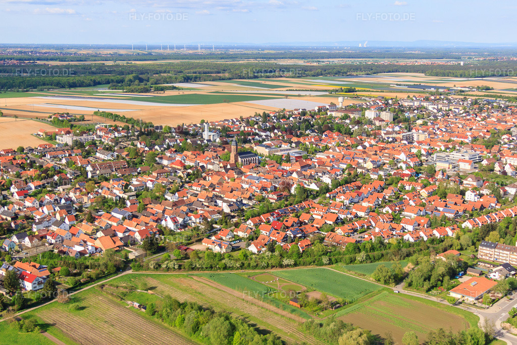 Luftbild: Schubertstr in Kandel im Bundesland Rheinland-Pfalz in Deutschland. Foto: IMG_49925.jpg vom 01.05.2012 durch Werner Riehm/FLY-FOTO.de