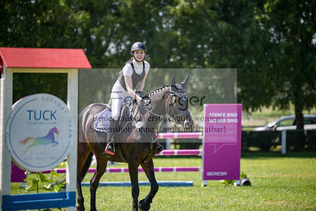 Reitturnier Voxtrup | Entdecke hochwertige Reitturnierfotos von Foto Oger. Professionell, emotional und authentisch – jetzt Lieblingsmomente im Shop bestellen.Deutschlandweite Turnierfotografie. - Realisiert mit Pictrs.com