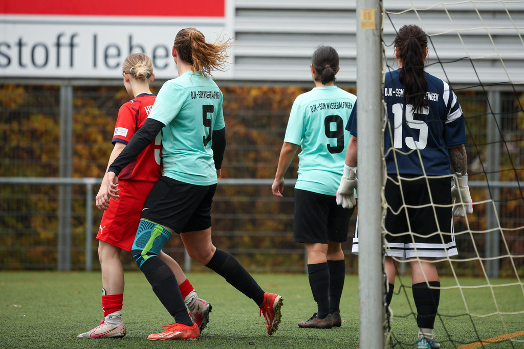 FCHWAS_251102_4726 | 1.FC Heidenheim 1846 II vs. SGM DJK-SV Wasseralfingen/Neuler, Fußball, Frauen, Bezirksliga, 2025/2026, 8. Spieltag, 02.11.2025 in Mergelstetten (Foto: Michael Bulling) - Realisiert mit Pictrs.com