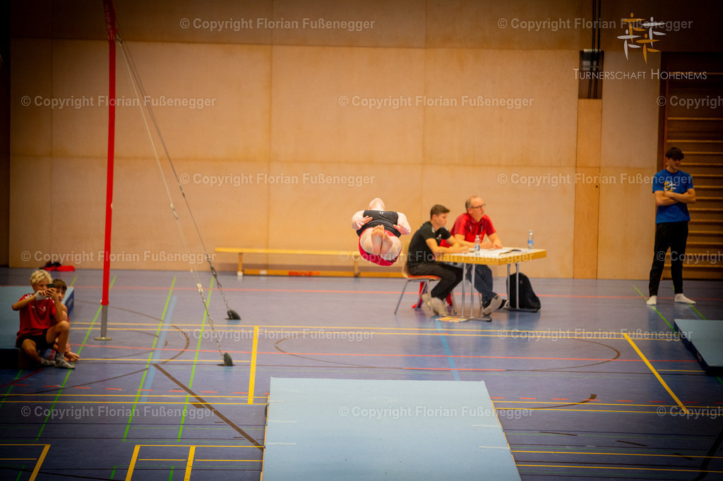 Promo-60 | "Fussifoto.com – Ihr Ansprechpartner für hochwertige Fotografie! Entdecken Sie kreative Bilder und professionelle Dienstleistungen. Kontaktieren Sie uns für Ihre Projekte!"