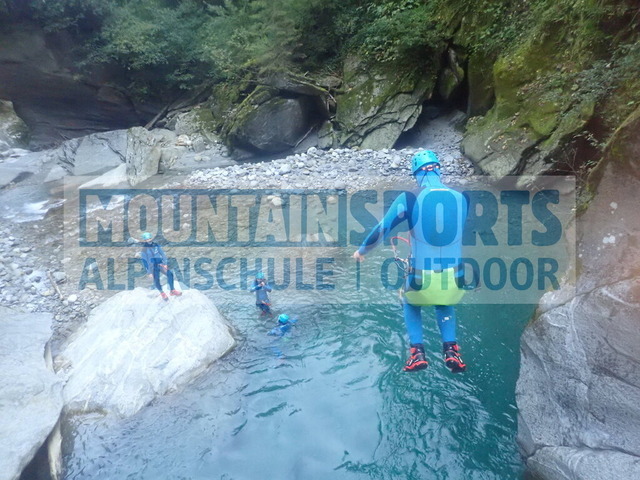P1010043 | Bestelle die Bilder deines Berg- oder Wasser-Abenteuers mit Mountain Sports bequem von zu Hause aus direkt über unseren Online Fotoshop von pictrs.com. - Realisiert mit Pictrs.com