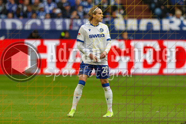 05.04.2026, GER, Fussball, Herren, 2. BL, Saison 2025/2026, FC Schalke 04 - Karlsruher SC | David Herold (KSC) schaut 