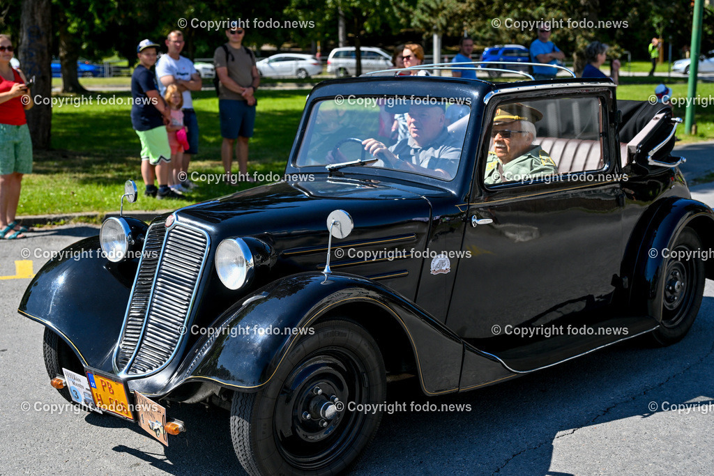 Slowakei_ Povazska Bystrica_ Veteran Tour Manin_ 14.06.2025-44 | 14.06.2025, Slowakei, SVK, Trenciansky kraj, Povazska Bystrica, im Bild Oldtimer Klub, Historische Fahrzeuge, Veteran Tour Manin, Auto, Alt, Besucher, Menschen, Feature, Symbolbild