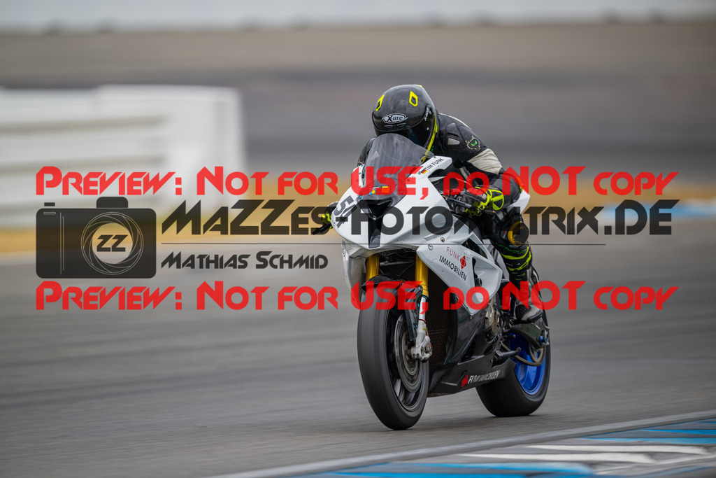 MaZZes-Fotomatrix-20260809-573774 | R1